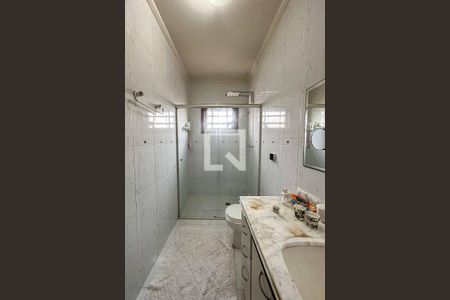 Casa à venda com 220m², 3 quartos e 3 vagasBanheiro