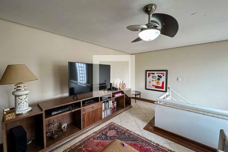 Casa à venda com 220m², 3 quartos e 3 vagasSala