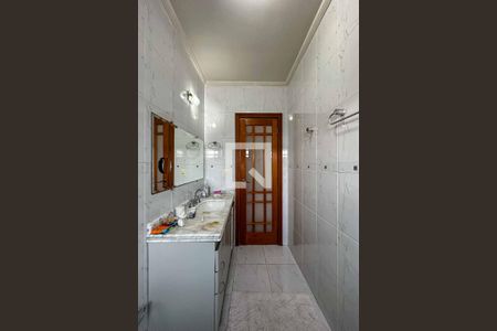 Casa à venda com 220m², 3 quartos e 3 vagasBanheiro