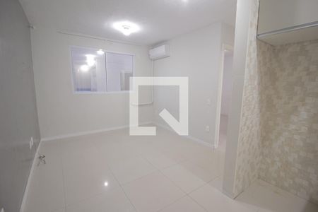 Sala de apartamento à venda com 2 quartos, 42m² em Estância Velha, Canoas