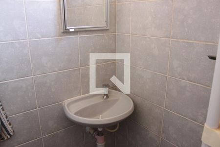 Casa à venda com 150m², 2 quartos e 3 vagasBanheiro da Edícula