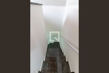 Apartamento para alugar com 110m², 2 quartos e 2 vagas Apartamento para alugar com 110m², 2 quartos e 2 vagasEscada Cobertura