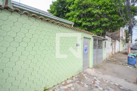 Fachada de casa para alugar com 1 quarto, 122m² em Centro, Nilópolis