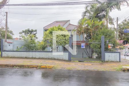 Casa à venda com 133m², 3 quartos e 2 vagas Casa à venda com 133m², 3 quartos e 2 vagasFachada