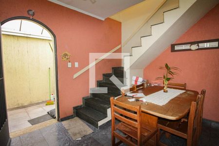 Casa à venda com 116m², 3 quartos e 2 vagasSala