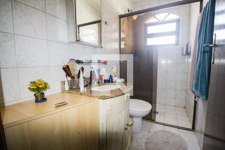 Casa à venda com 116m², 3 quartos e 2 vagasBanheiro