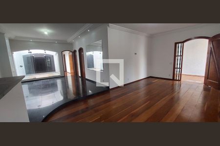 Sala1 de casa para alugar com 3 quartos, 402m² em Vila Valparaiso, Santo André
