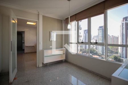 Apartamento à venda com 334m², 4 quartos e 6 vagasCopa