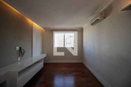 Apartamento à venda com 334m², 4 quartos e 6 vagasSala de TV