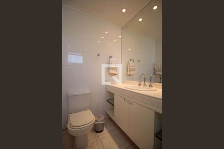 Apartamento à venda com 334m², 4 quartos e 6 vagasBanheiro da Suíte 1