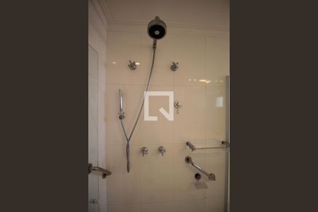 Apartamento à venda com 334m², 4 quartos e 6 vagasBanheiro da Suíte 4