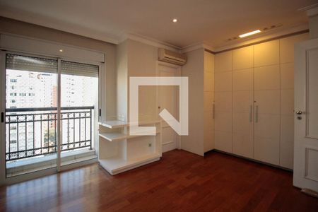 Apartamento à venda com 334m², 4 quartos e 6 vagasSuíte 2