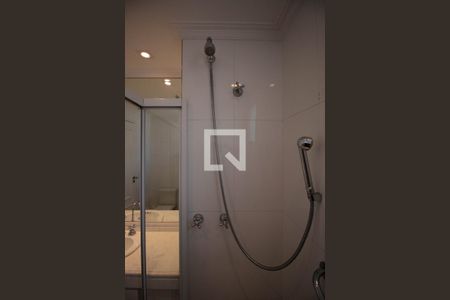 Apartamento à venda com 334m², 4 quartos e 6 vagasBanheiro da Suíte 3