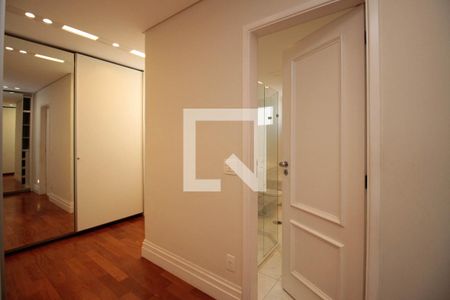 Apartamento à venda com 334m², 4 quartos e 6 vagasCloset da suíte 4