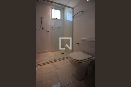 Apartamento à venda com 334m², 4 quartos e 6 vagasBanheiro da Suíte 3