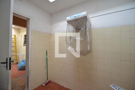 Casa à venda com 196m², 5 quartos e 2 vagasÁrea de Serviço