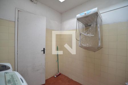 Casa à venda com 196m², 5 quartos e 2 vagasÁrea de Serviço