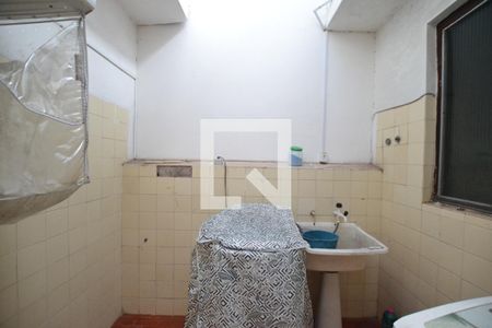 Casa à venda com 196m², 5 quartos e 2 vagasÁrea de Serviço