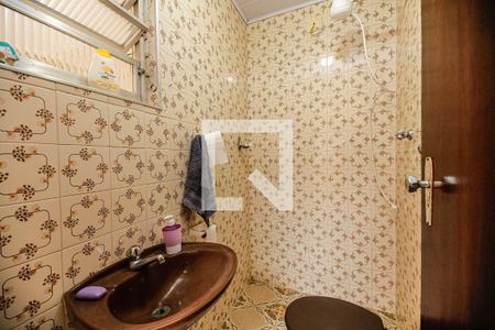 Casa à venda com 100m², 5 quartos e 7 vagas Casa à venda com 100m², 5 quartos e 7 vagasBanheiro de serviço