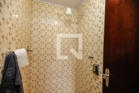 Casa à venda com 100m², 5 quartos e 7 vagas Casa à venda com 100m², 5 quartos e 7 vagasBanheiro de serviço