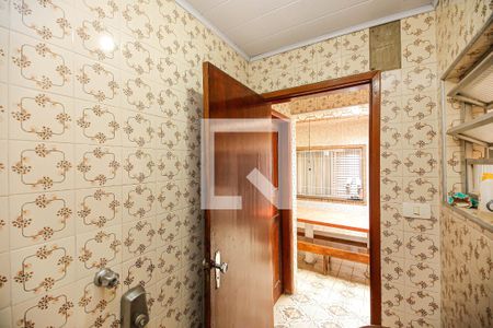 Casa à venda com 100m², 5 quartos e 7 vagas Casa à venda com 100m², 5 quartos e 7 vagasBanheiro de serviço