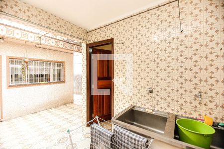 Casa à venda com 100m², 5 quartos e 7 vagas Casa à venda com 100m², 5 quartos e 7 vagasÁrea de Serviço