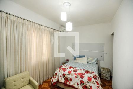Casa à venda com 100m², 5 quartos e 7 vagas Casa à venda com 100m², 5 quartos e 7 vagasSuíte