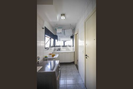 Apartamento à venda com 163m², 3 quartos e 3 vagas Apartamento à venda com 163m², 3 quartos e 3 vagasÁrea de Serviço