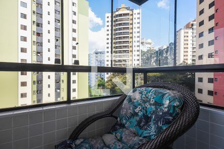 Apartamento à venda com 163m², 3 quartos e 3 vagas Apartamento à venda com 163m², 3 quartos e 3 vagasVaranda da Suíte 3