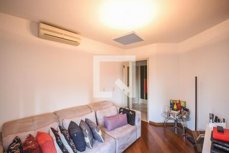 Apartamento à venda com 163m², 3 quartos e 3 vagas Apartamento à venda com 163m², 3 quartos e 3 vagasSala de TV