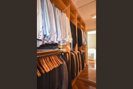 Apartamento à venda com 163m², 3 quartos e 3 vagas Apartamento à venda com 163m², 3 quartos e 3 vagasCloset da Suíte 3