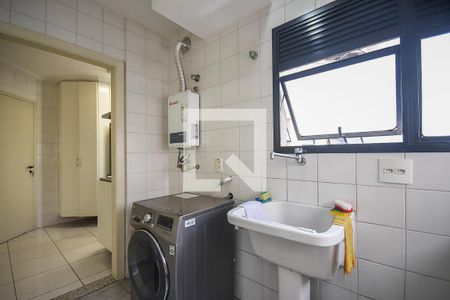 Apartamento à venda com 163m², 3 quartos e 3 vagas Apartamento à venda com 163m², 3 quartos e 3 vagasÁrea de Serviço