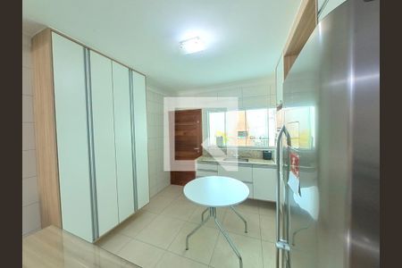 Casa à venda com 150m², 3 quartos e 3 vagas Casa à venda com 150m², 3 quartos e 3 vagasCozinha