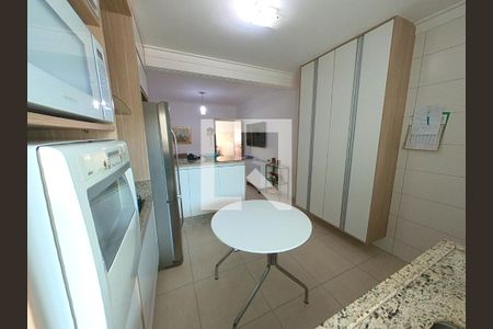 Casa à venda com 150m², 3 quartos e 3 vagas Casa à venda com 150m², 3 quartos e 3 vagasCozinha