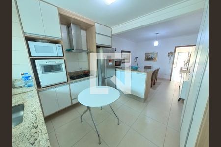 Casa à venda com 150m², 3 quartos e 3 vagas Casa à venda com 150m², 3 quartos e 3 vagasCozinha