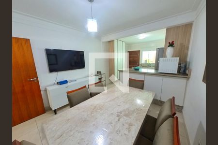 Casa à venda com 150m², 3 quartos e 3 vagas Casa à venda com 150m², 3 quartos e 3 vagasCozinha -