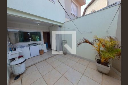 Casa à venda com 150m², 3 quartos e 3 vagas Casa à venda com 150m², 3 quartos e 3 vagasÁrea de Serviço
