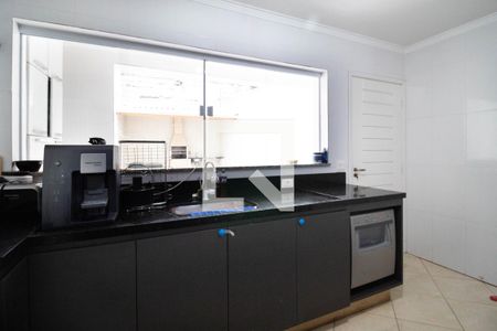 Casa à venda com 130m², 3 quartos e 2 vagasCozinha 