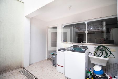 Casa à venda com 130m², 3 quartos e 2 vagasÁrea de Serviço 