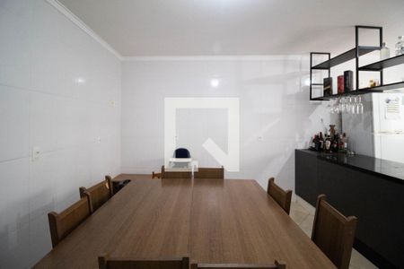 Casa à venda com 130m², 3 quartos e 2 vagasCozinha 