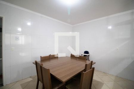 Casa à venda com 130m², 3 quartos e 2 vagasCozinha 
