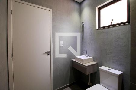 Casa de condomínio para alugar com 230m², 3 quartos e 4 vagasBanheiro Social