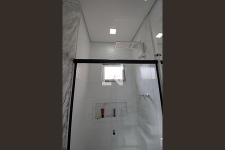 Casa de condomínio para alugar com 230m², 3 quartos e 4 vagasBanheiro da Suíte 2