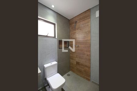 Casa de condomínio para alugar com 230m², 3 quartos e 4 vagasBanheiro Social