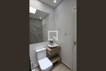 Casa de condomínio para alugar com 230m², 3 quartos e 4 vagasBanheiro da Suíte 3