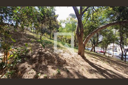 Casa à venda com 533m², 3 quartos e sem vaga Casa à venda com 533m², 3 quartos e sem vagaÁrea externa - Praça