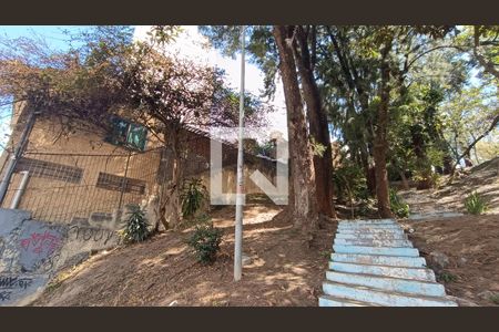 Casa à venda com 533m², 3 quartos e sem vaga Casa à venda com 533m², 3 quartos e sem vagaÁrea externa - Imóveis adjacentes