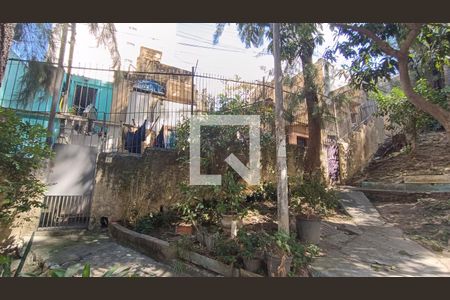 Casa à venda com 533m², 3 quartos e sem vaga Casa à venda com 533m², 3 quartos e sem vagaÁrea externa - Imóveis adjacentes