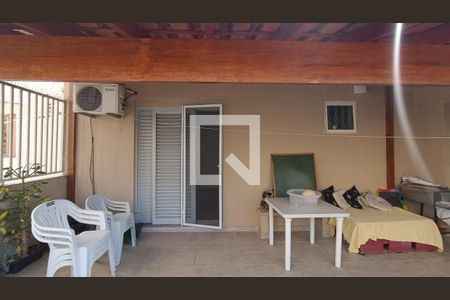 Casa à venda com 533m², 3 quartos e sem vaga Casa à venda com 533m², 3 quartos e sem vagaVaranda