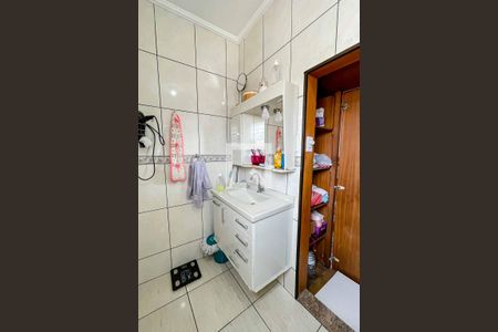 Banheiro de casa à venda com 3 quartos, 120m² em Vila Santista, São Paulo